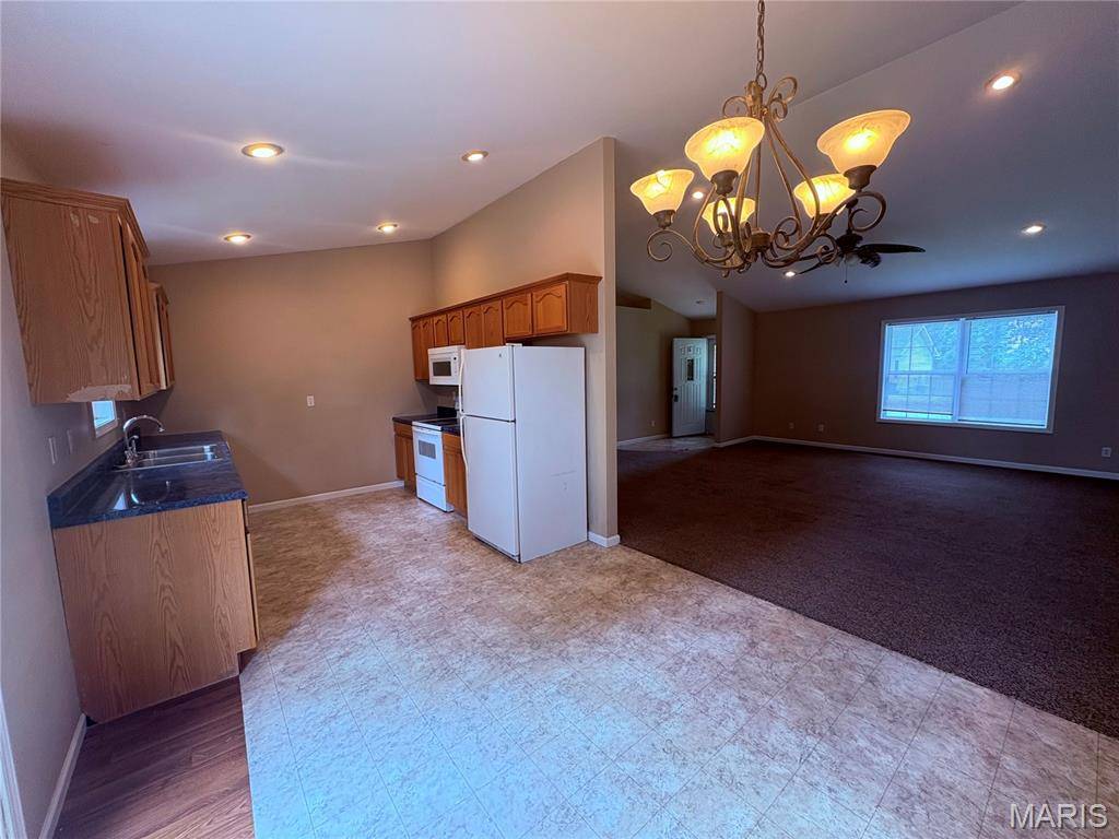 20901 Lacombe RD, Waynesville, MO 65583