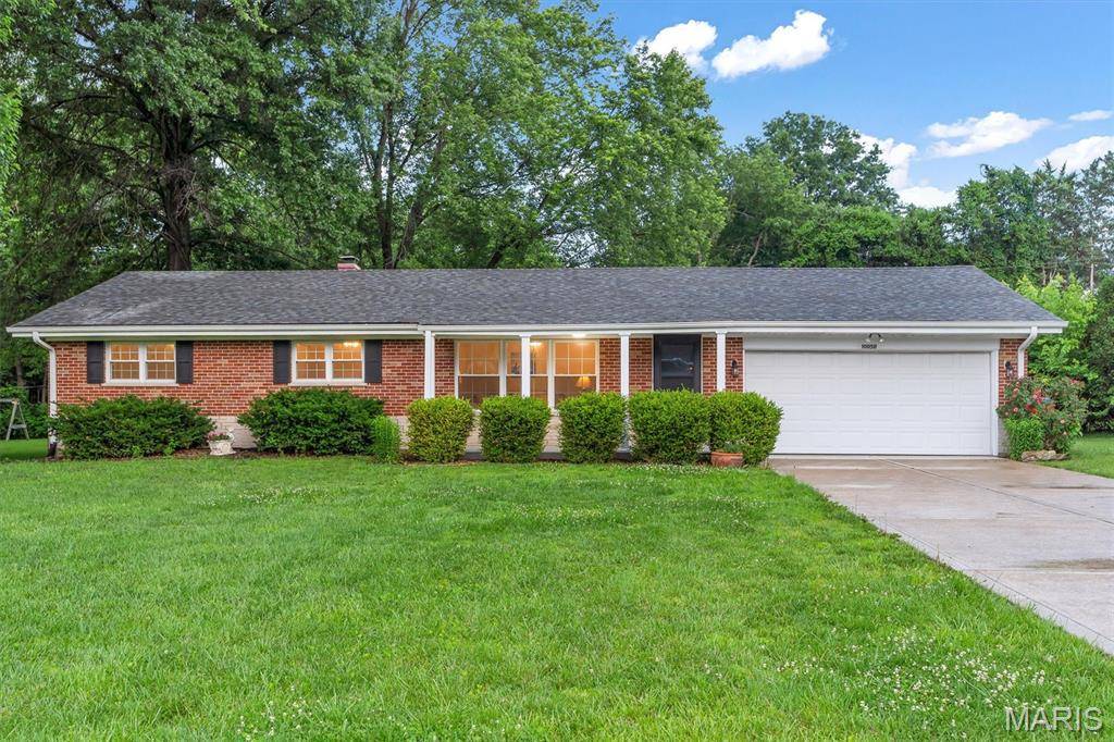 10050 Kalinda LN, St Louis, MO 63128