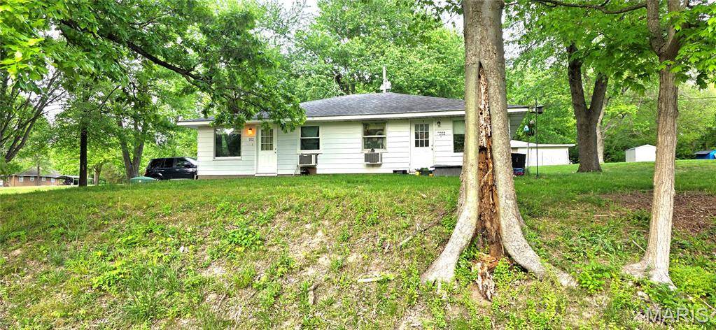 7002 Hayton School RD, Carbondale, IL 62902
