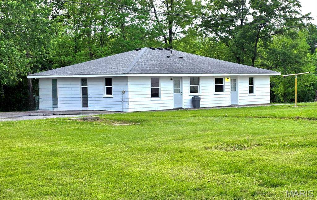 7002 Hayton School RD, Carbondale, IL 62902