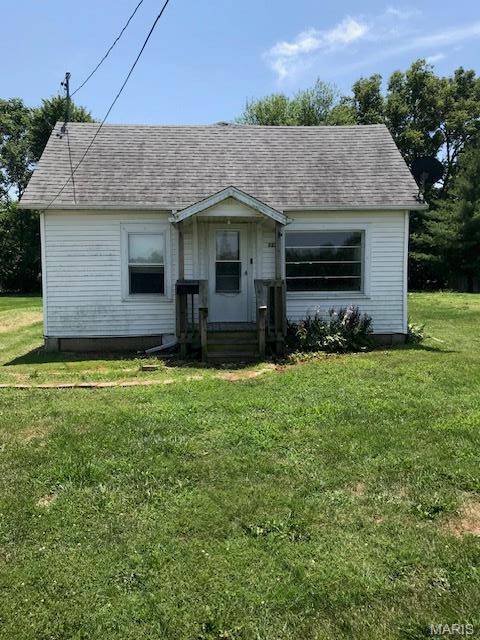 327 Walnut ST, Carrollton, IL 62016