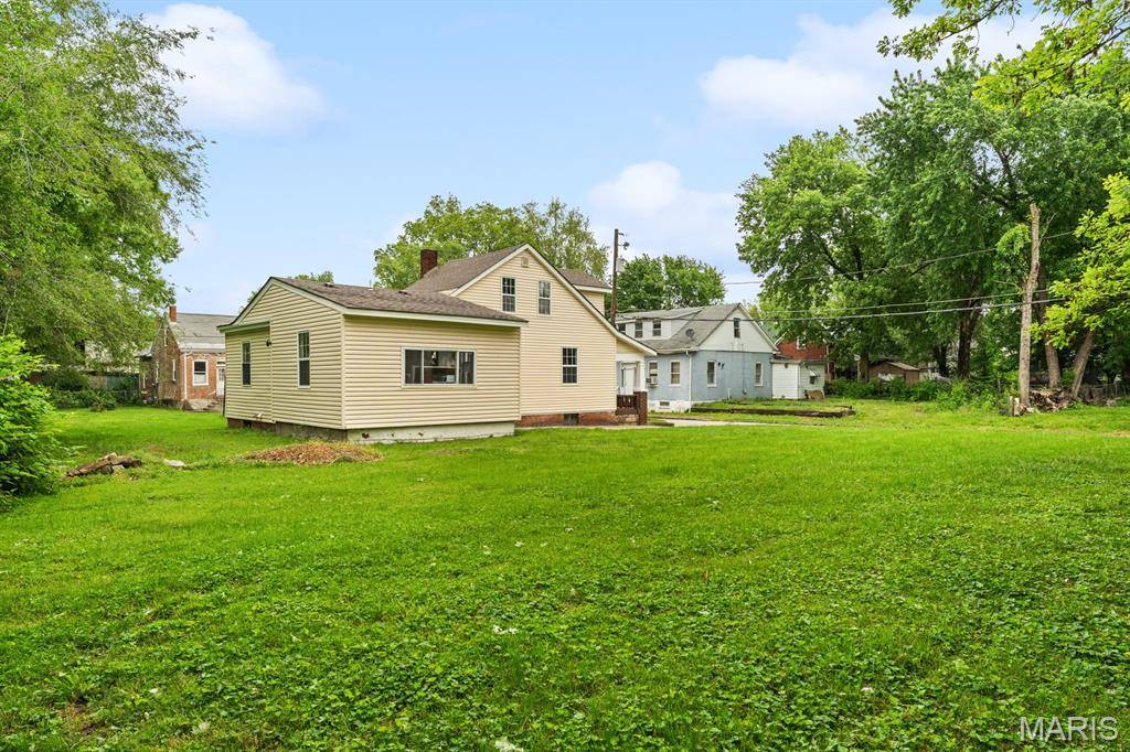 127 N 12th ST, Belleville, IL 62220