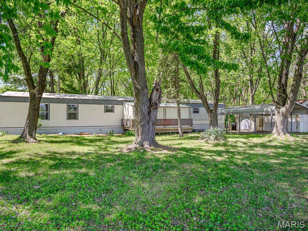 21515 4th ST, Keyesport, IL 62253