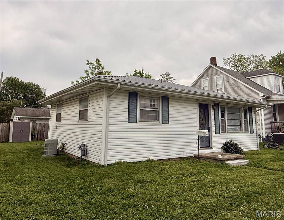 406 Madison ST, Red Bud, IL 62278
