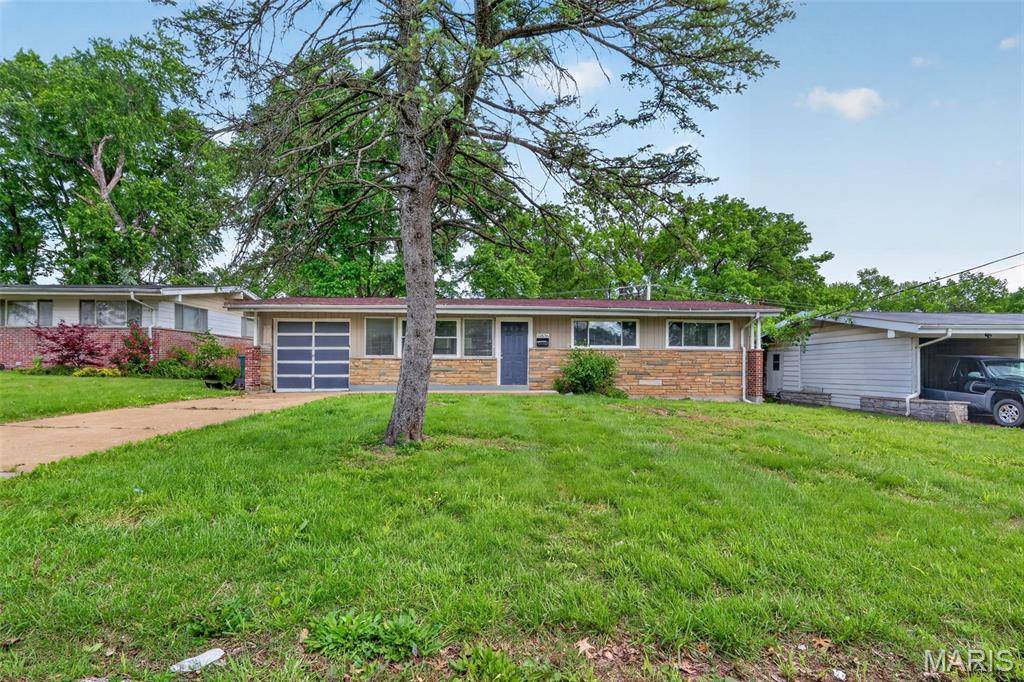 10836 Hallstead DR, St Louis, MO 63136