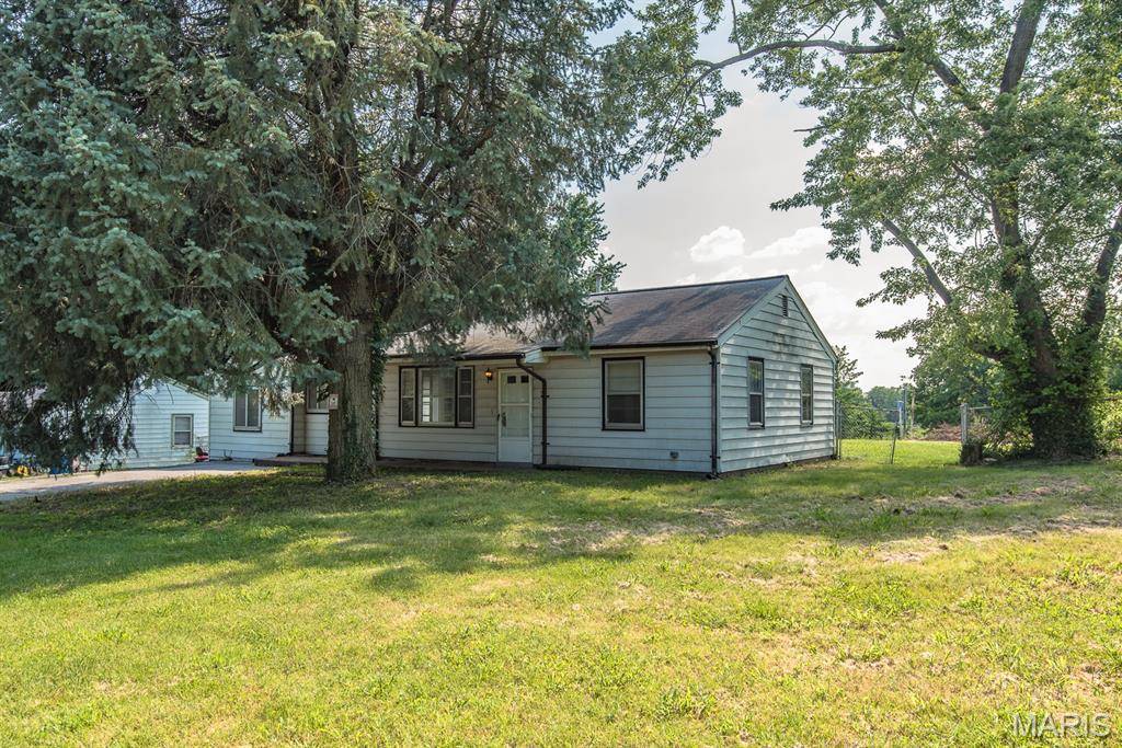 10253 Imperial DR, St Louis, MO 63136