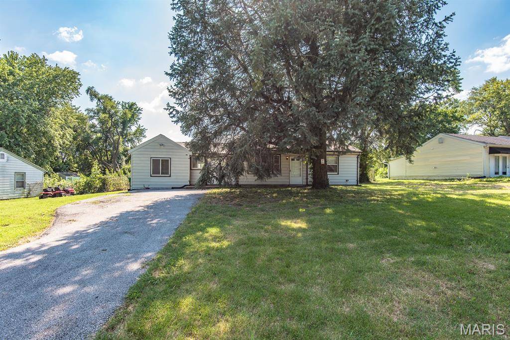 10253 Imperial DR, St Louis, MO 63136