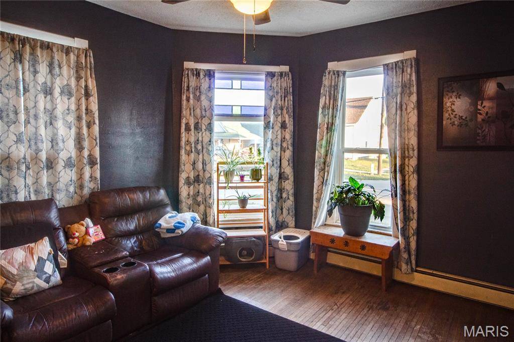 315 E Prairie ST, Jerseyville, IL 62052