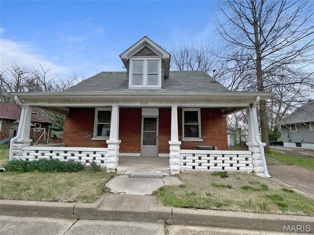 806 N 2nd ST, Swansea, IL 62226