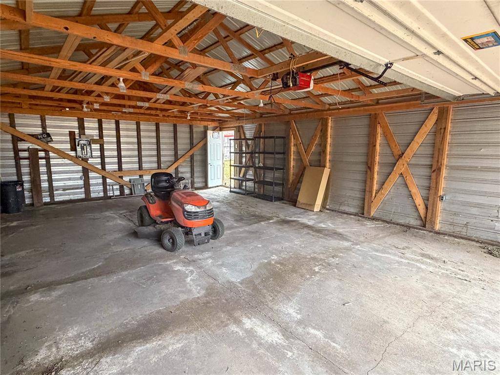 200 EDWARDS ST, Staunton, IL 62088