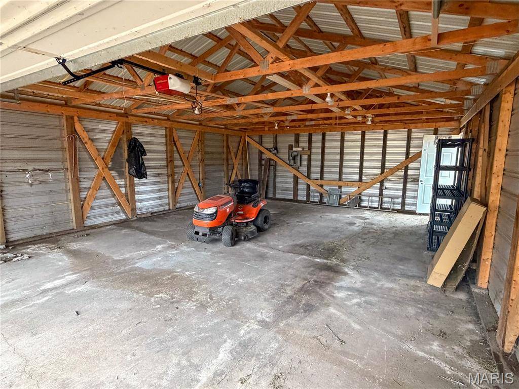 200 EDWARDS ST, Staunton, IL 62088
