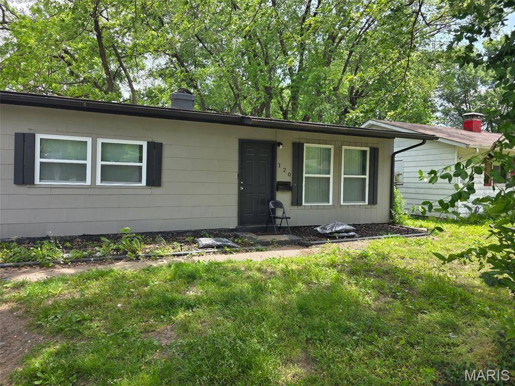 120 Saint Robert DR, Cahokia, IL 62206