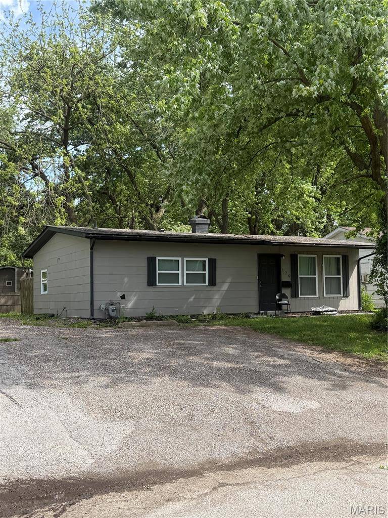120 Saint Robert DR, Cahokia, IL 62206