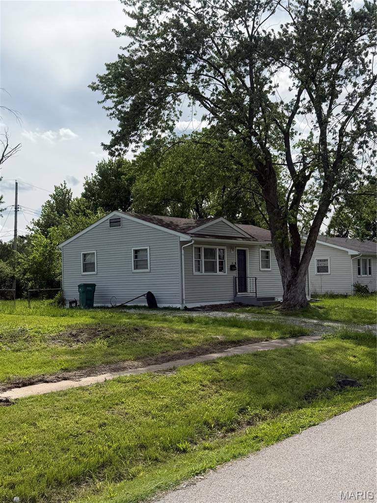 28 School ST, Cahokia, IL 62206