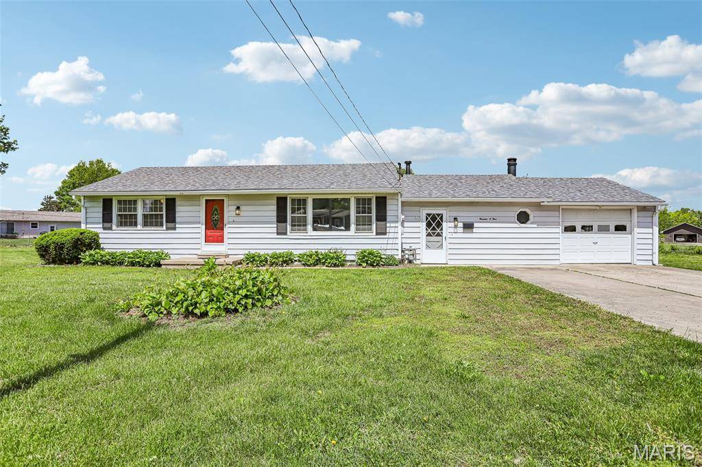 1909 N Jackson ST, Litchfield, IL 62056