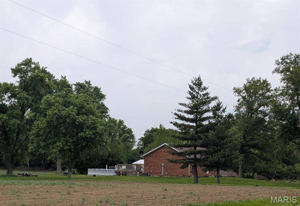 6906 Holcomb School RD, Freeburg, IL 62243