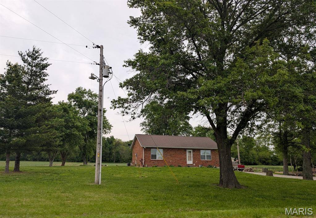 6906 Holcomb School RD, Freeburg, IL 62243