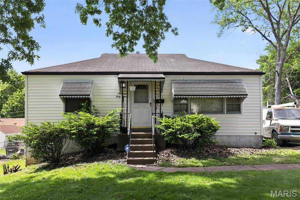 1941 Farrell DR, St Louis, MO 63133