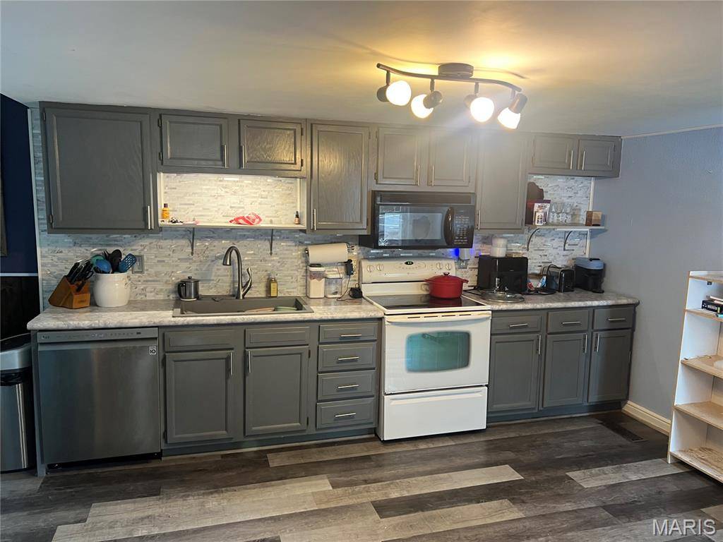 601 Sycamore ST, Belleville, IL 62220