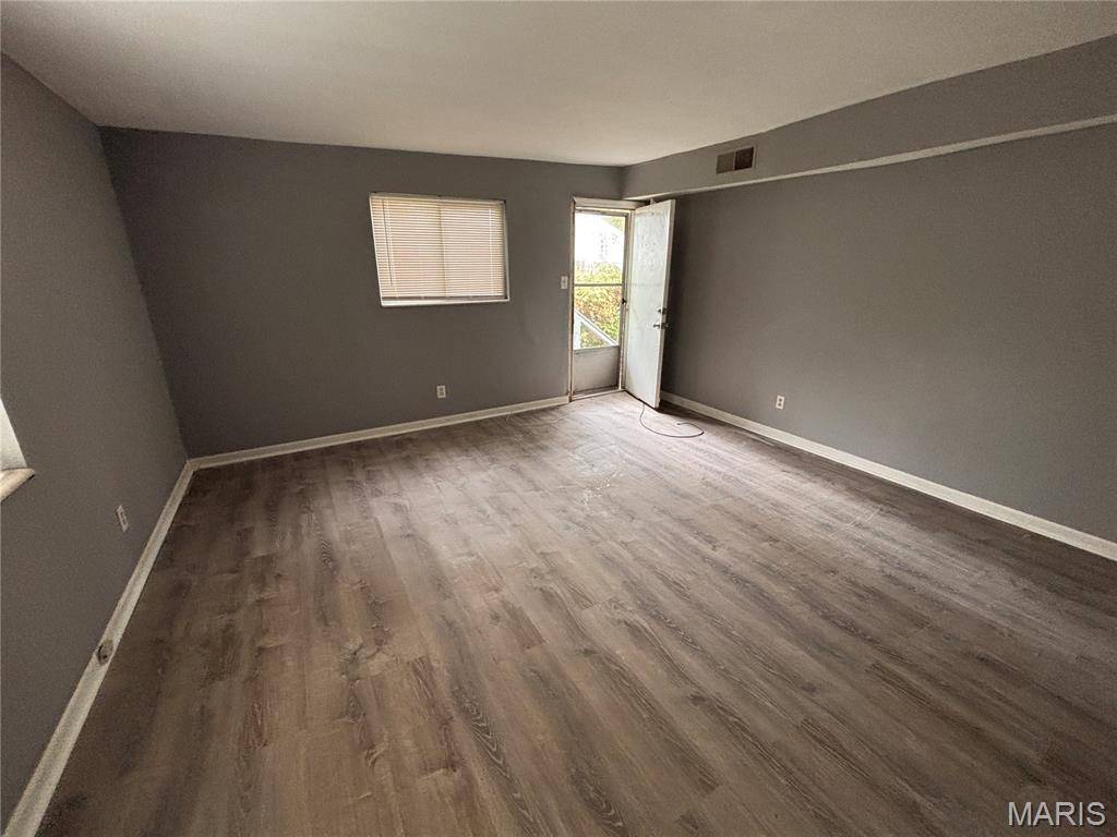 705 Beardsley CT, Ferguson, MO 63135
