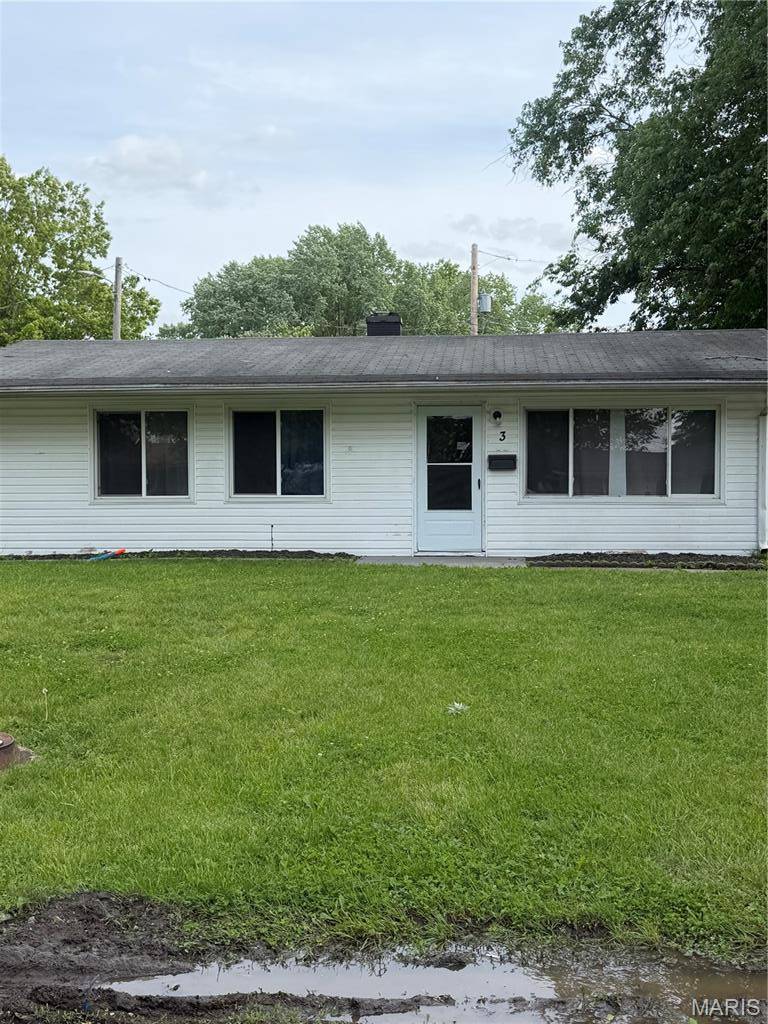 3 W Adams DR, Cahokia, IL 62206