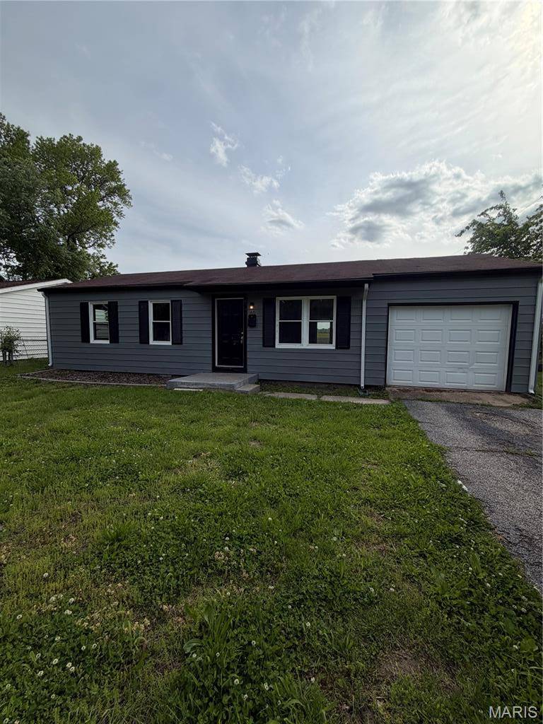 60 W Adams DR, Cahokia, IL 62206