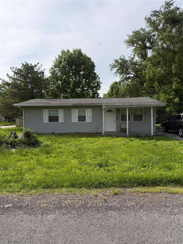 47 Delano DR, Cahokia, IL 62206