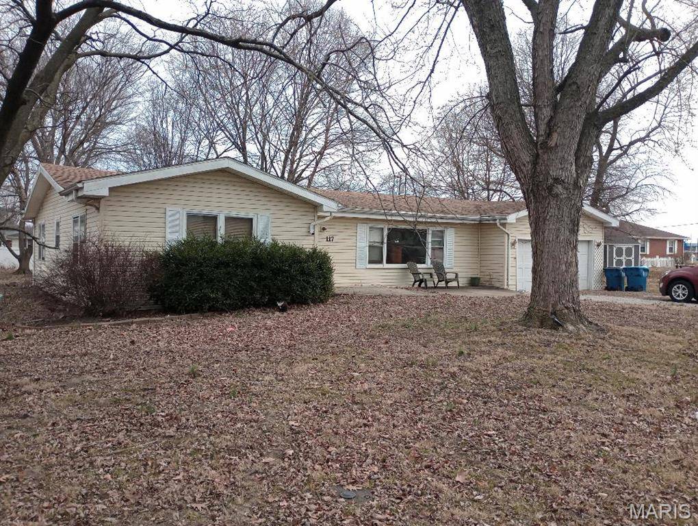117 Bonita ST, Wood River, IL 62095