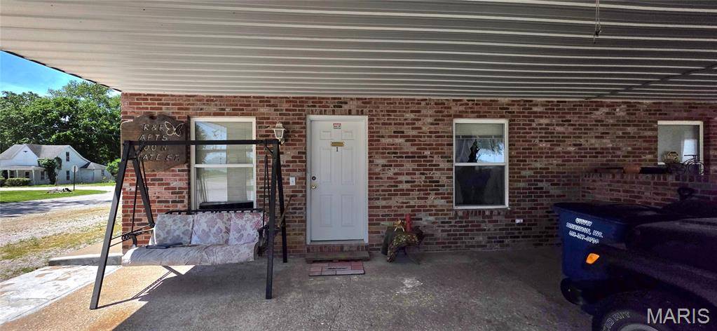 100 N State ST, Ellis Grove, IL 62241