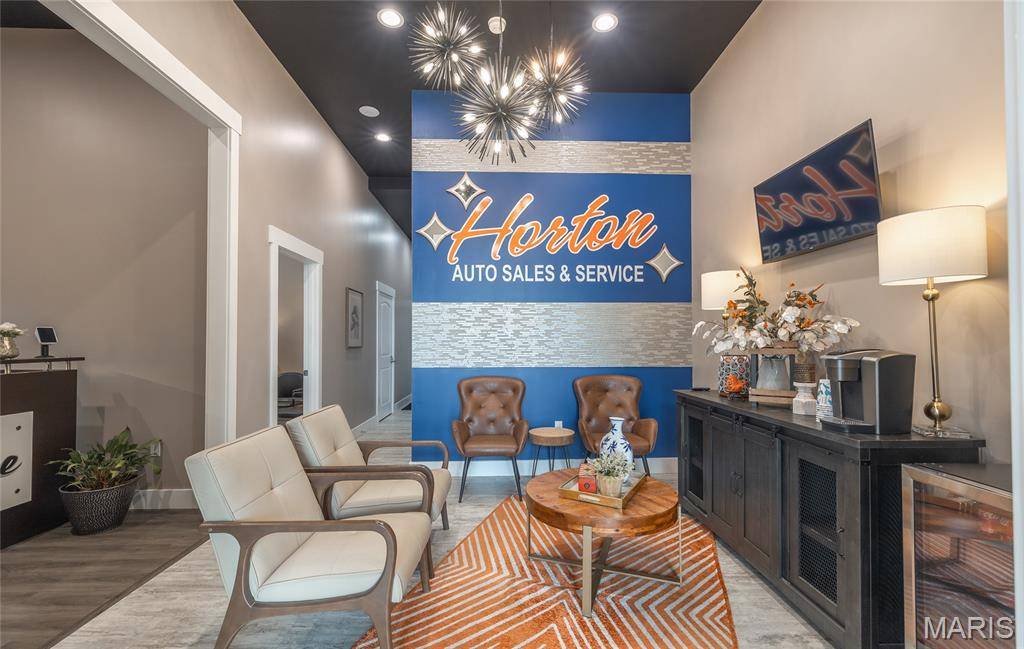 1008 E Main ST, Linn, MO 65051
