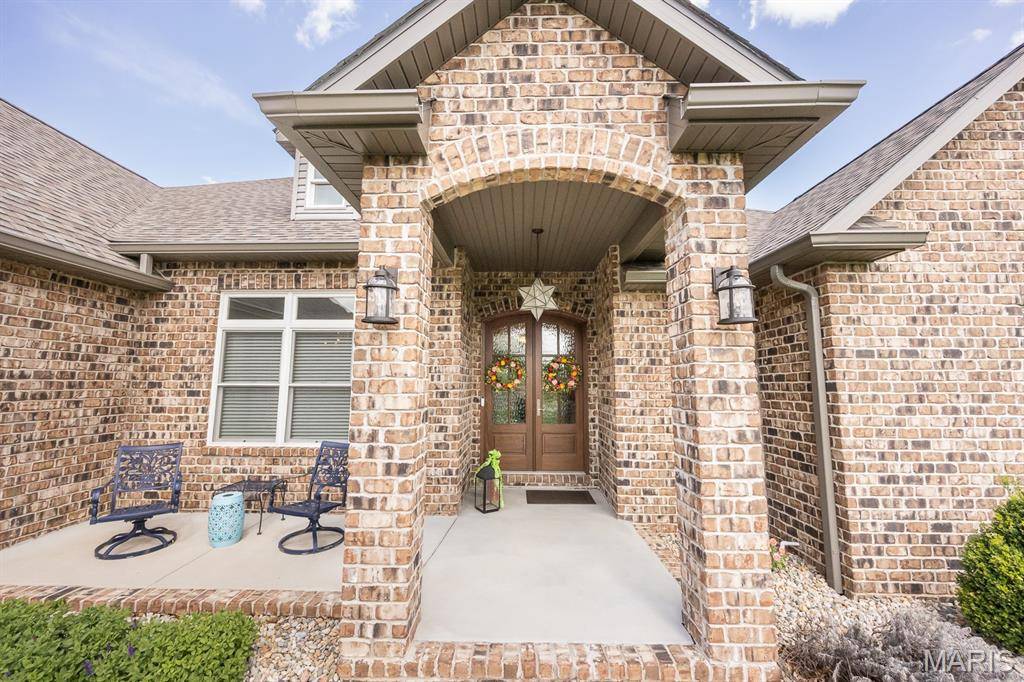 409 Willow Bend LN, O'fallon, IL 62269