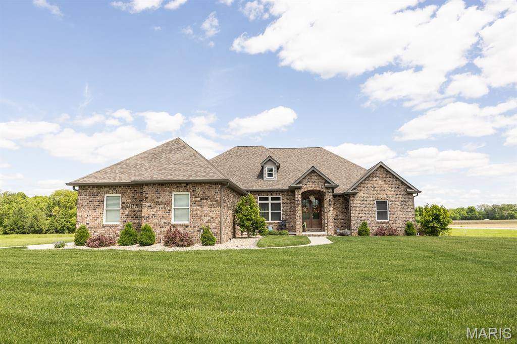 409 Willow Bend LN, O'fallon, IL 62269