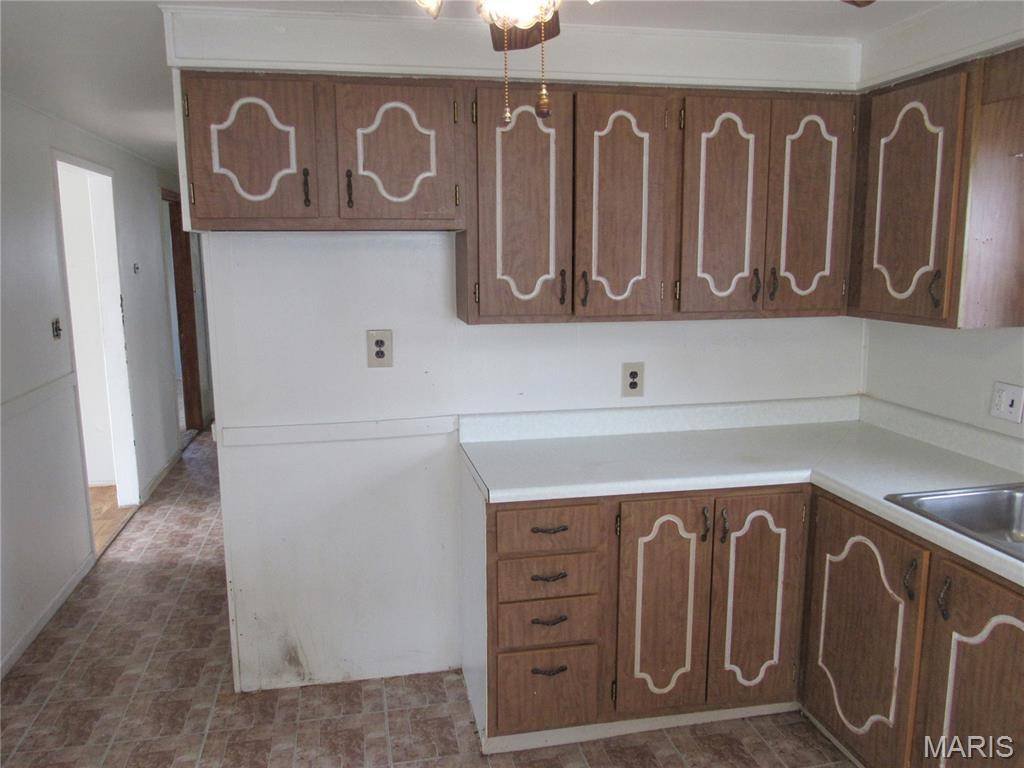 209 W 2nd South ST, Mount Olive, IL 62069