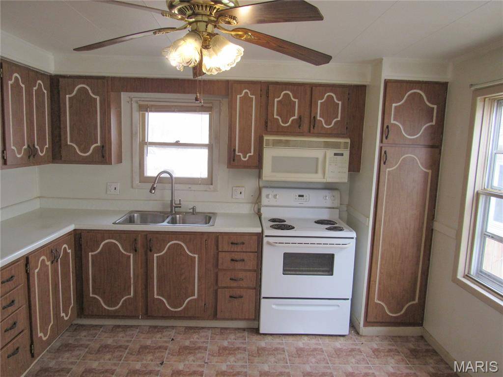209 W 2nd South ST, Mount Olive, IL 62069