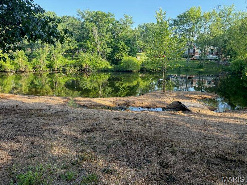 1227 Timberwood LN, St Clair, MO 63077