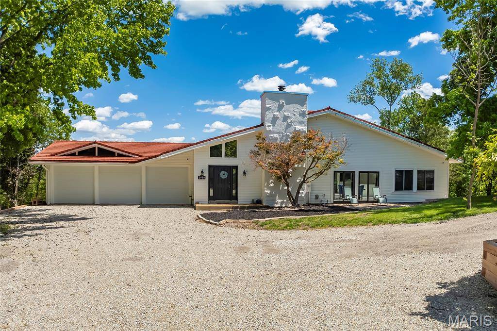 2900 Ossenfort RD, Wildwood, MO 63038