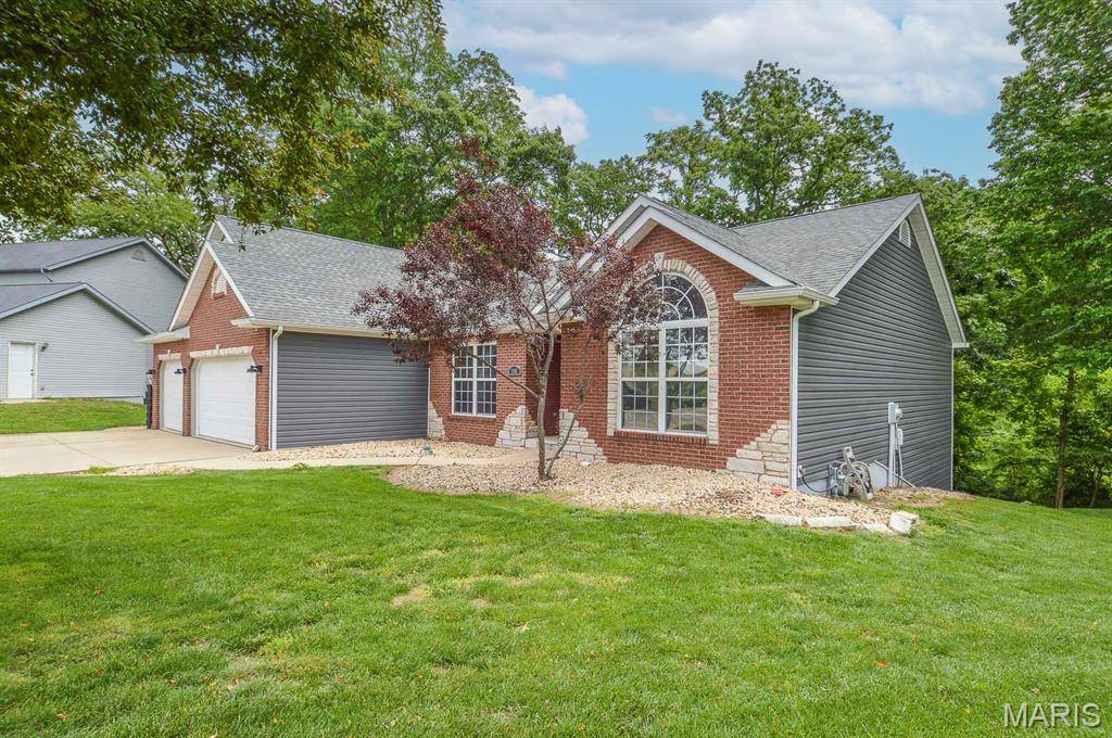2452 Calico LN, Maryville, IL 62062
