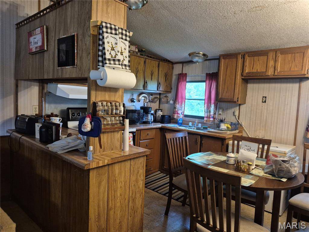 1006 Ov Carter BLVD, East St Louis, IL 62207