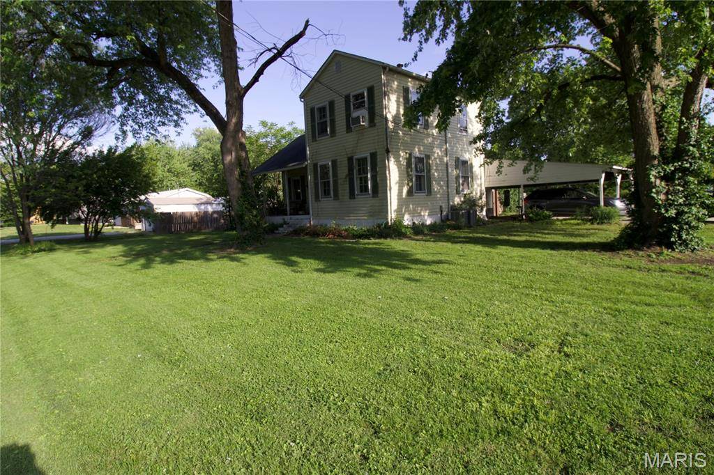 402 E Elm ST, Bunker Hill, IL 62014