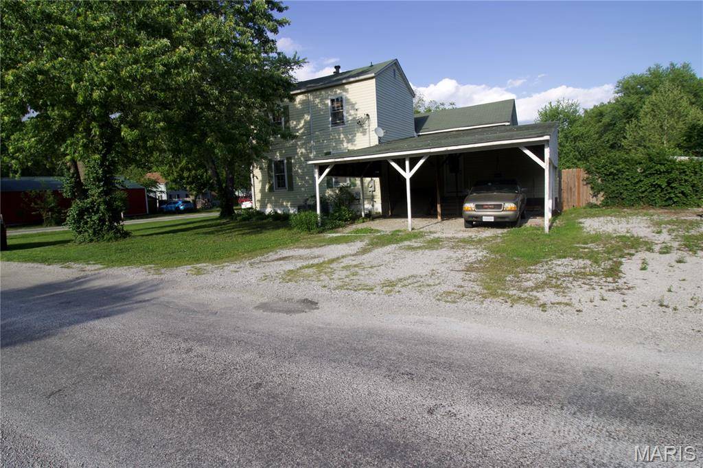 402 E Elm ST, Bunker Hill, IL 62014