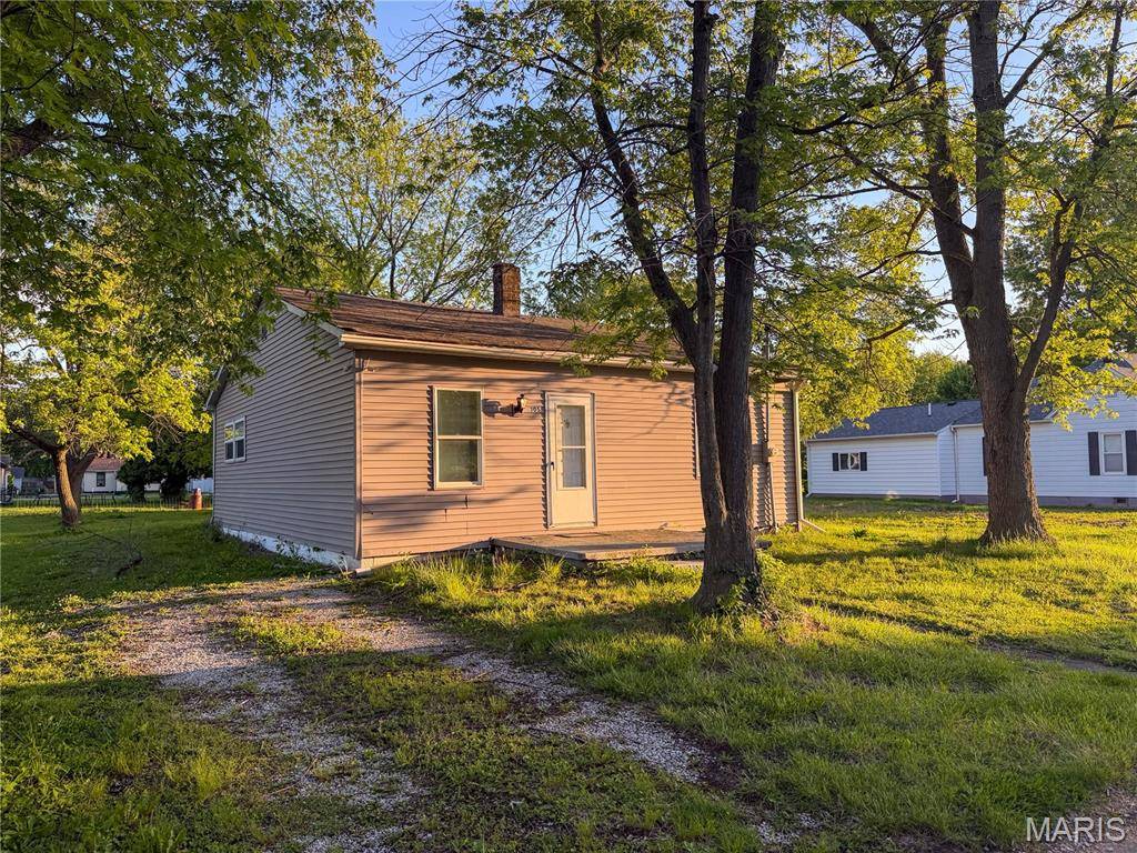 305 Mine RD, Sawyerville, IL 62085