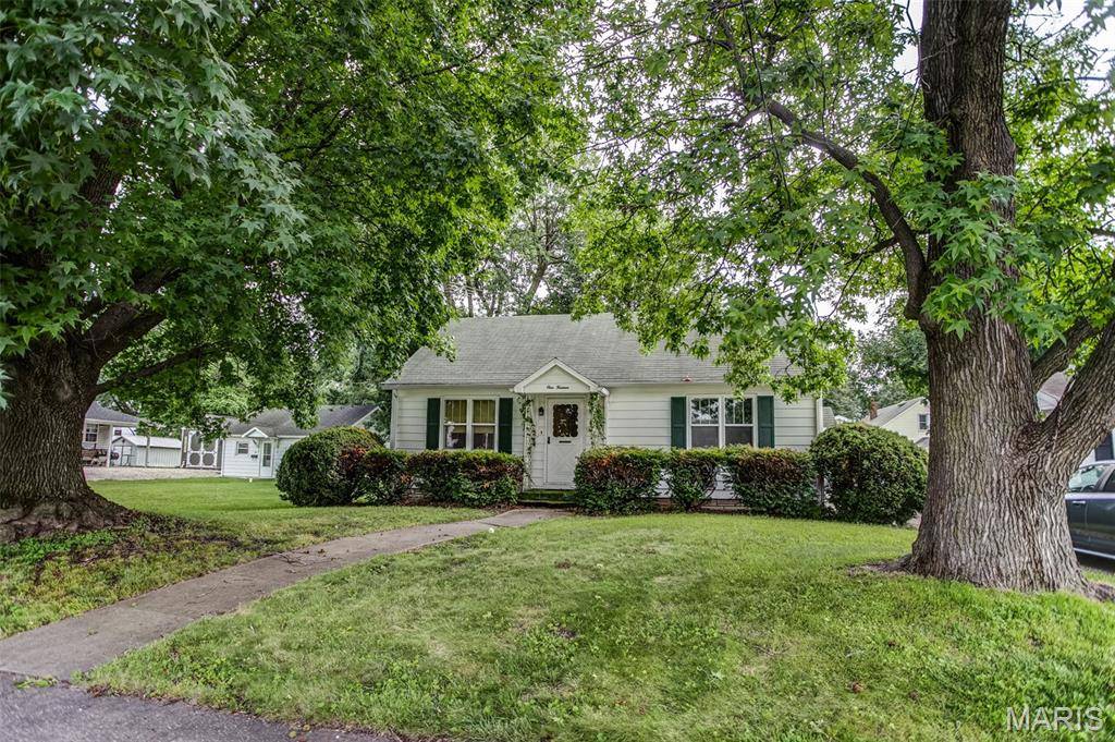 114 Andrew AVE, Jerseyville, IL 62052