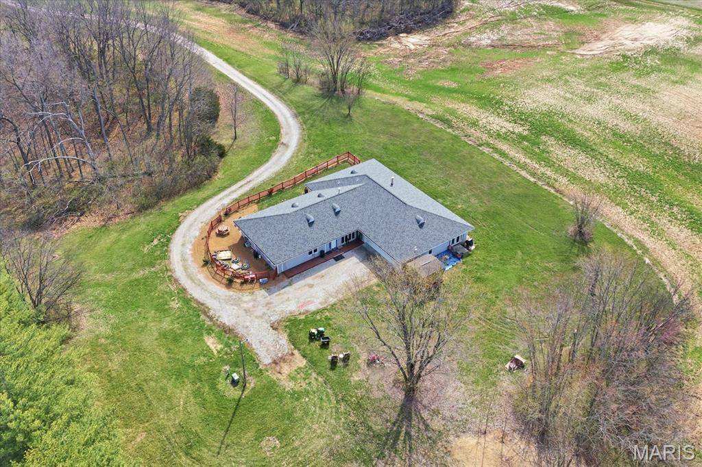 4157 Wetzler RD, Fults, IL 62244