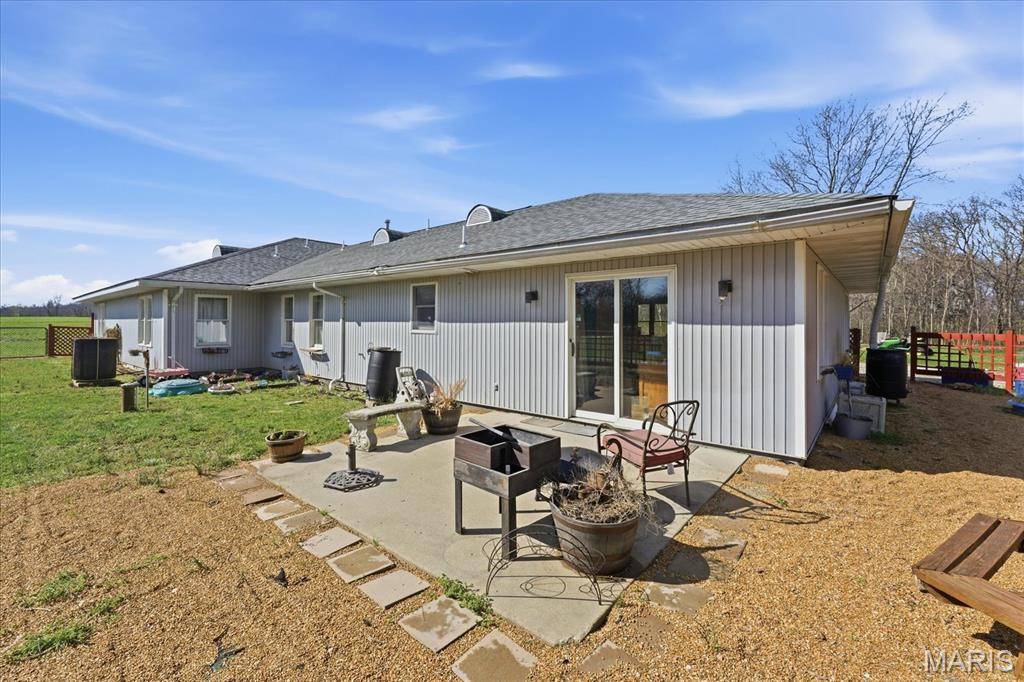 4157 Wetzler RD, Fults, IL 62244