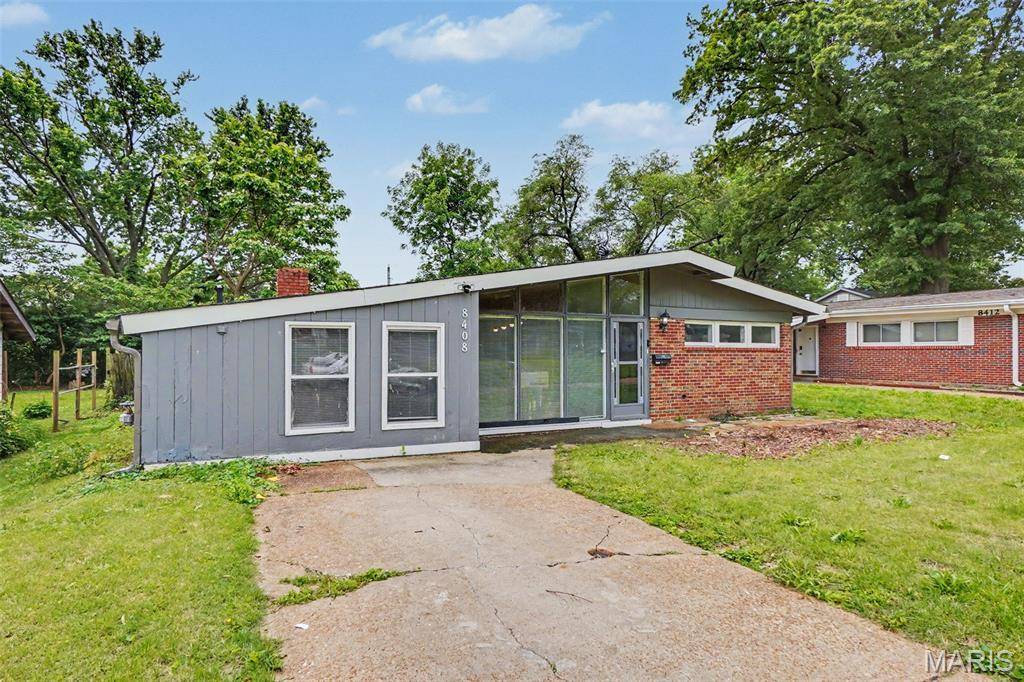 8408 Chalons CT, St Louis, MO 63134