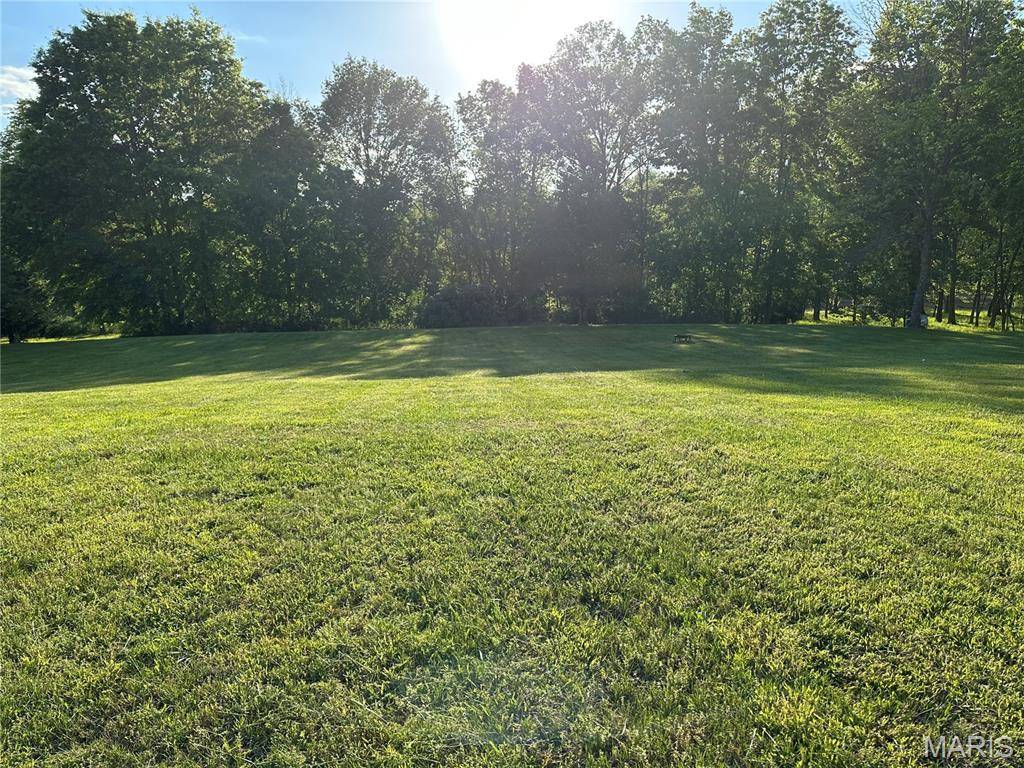 409 Queen Ann CT, Steeleville, IL 62288