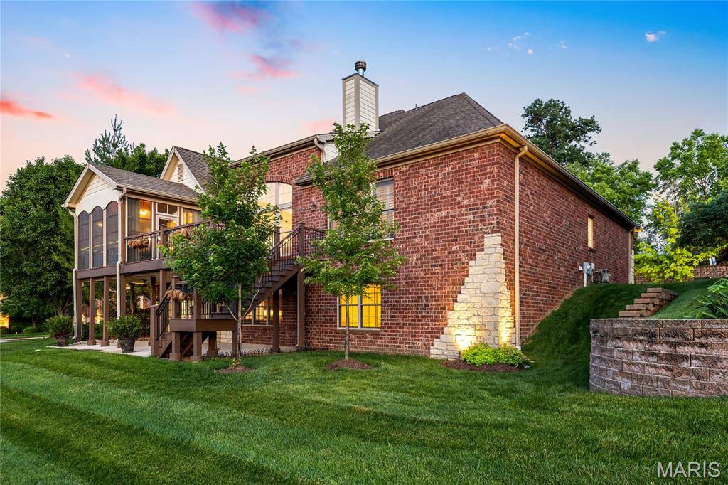 259 Meadowbrook Country Club Estate, Ballwin, MO 63011