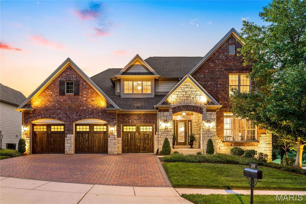 259 Meadowbrook Country Club Estate, Ballwin, MO 63011