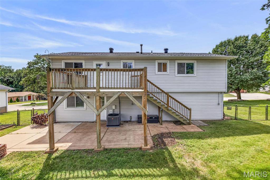 5572 Brookton WAY, St Louis, MO 63128
