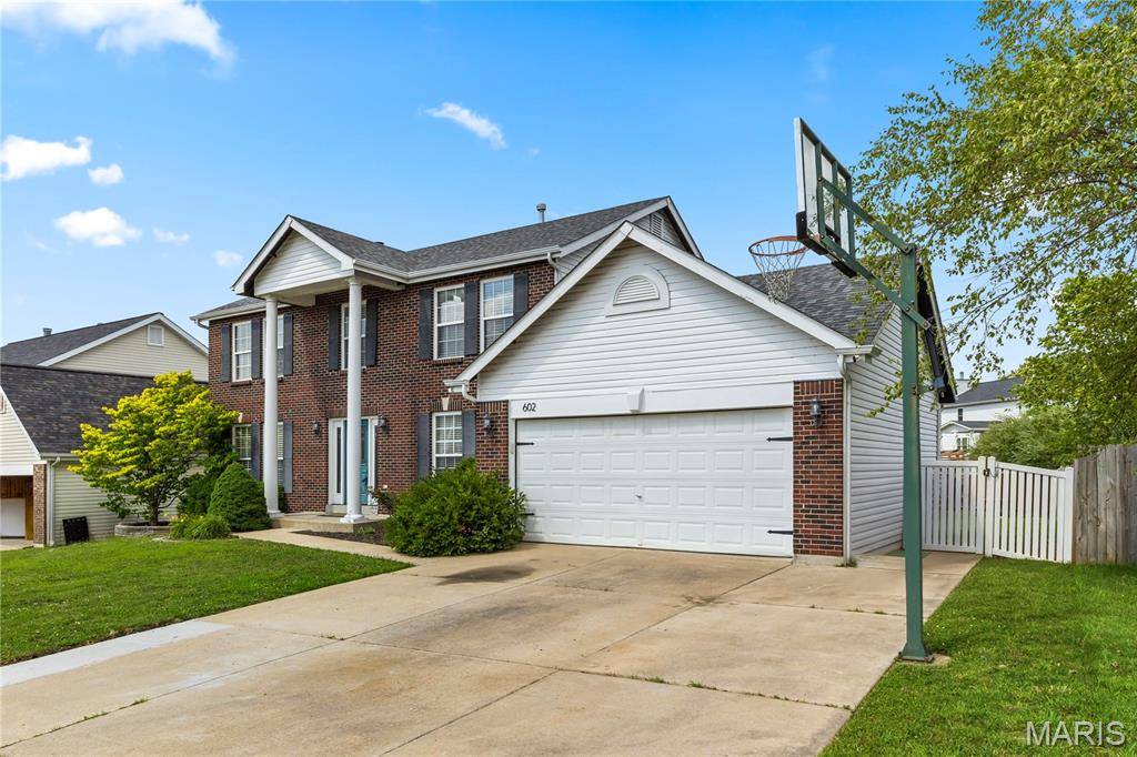 602 Autumn Creek DR, Wentzville, MO 63385